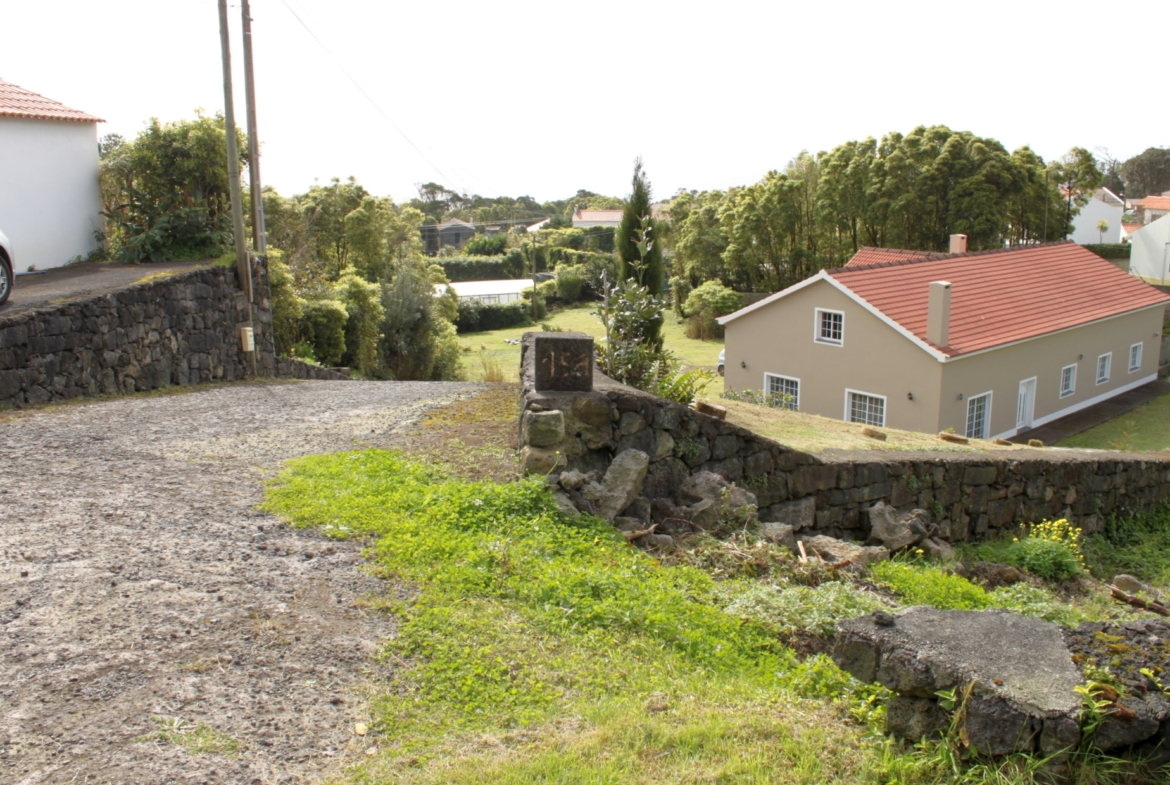 Large modern house view Faial