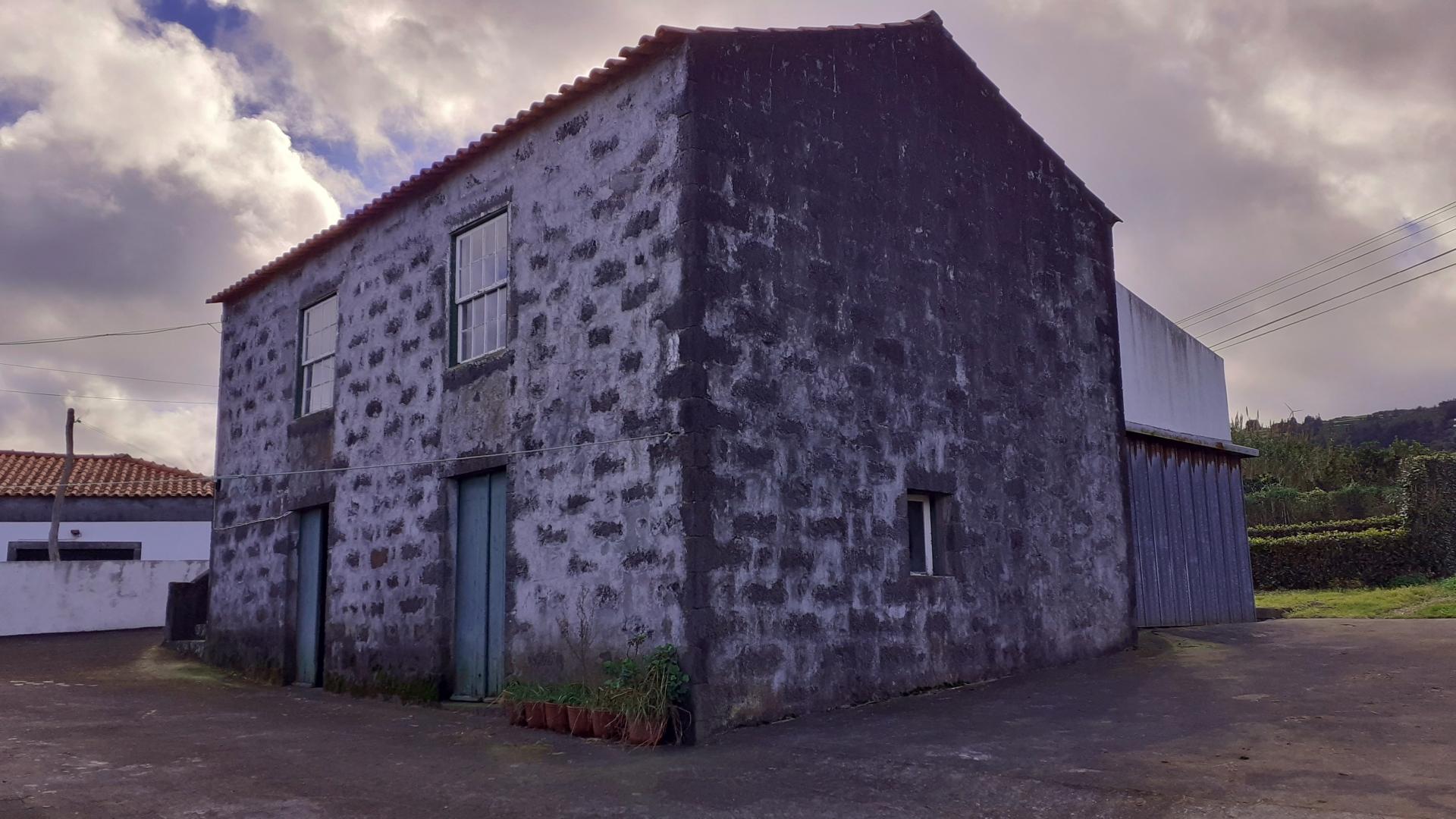 property garden views faial