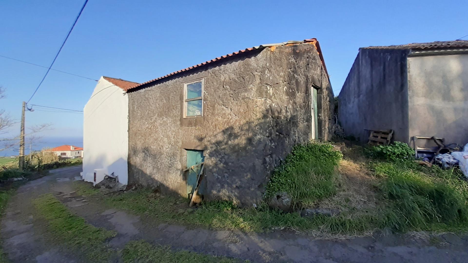 houses views ocean faial