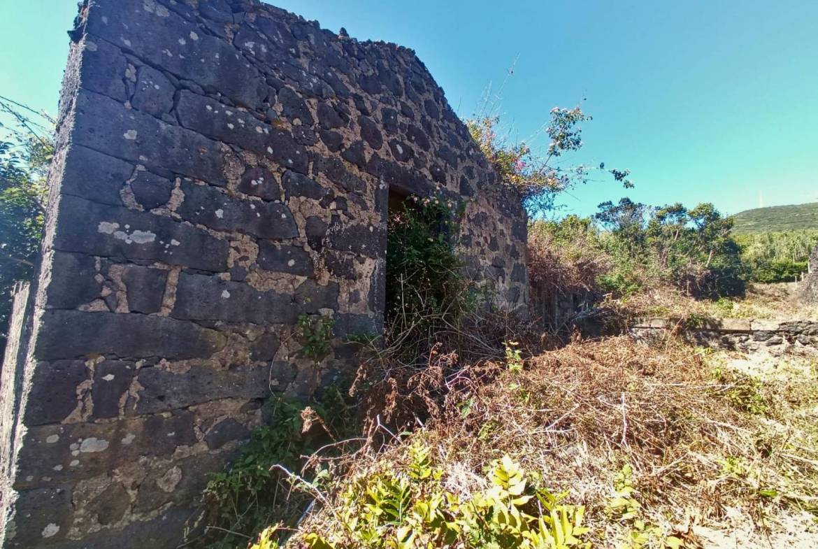 land ruin peaceful faial