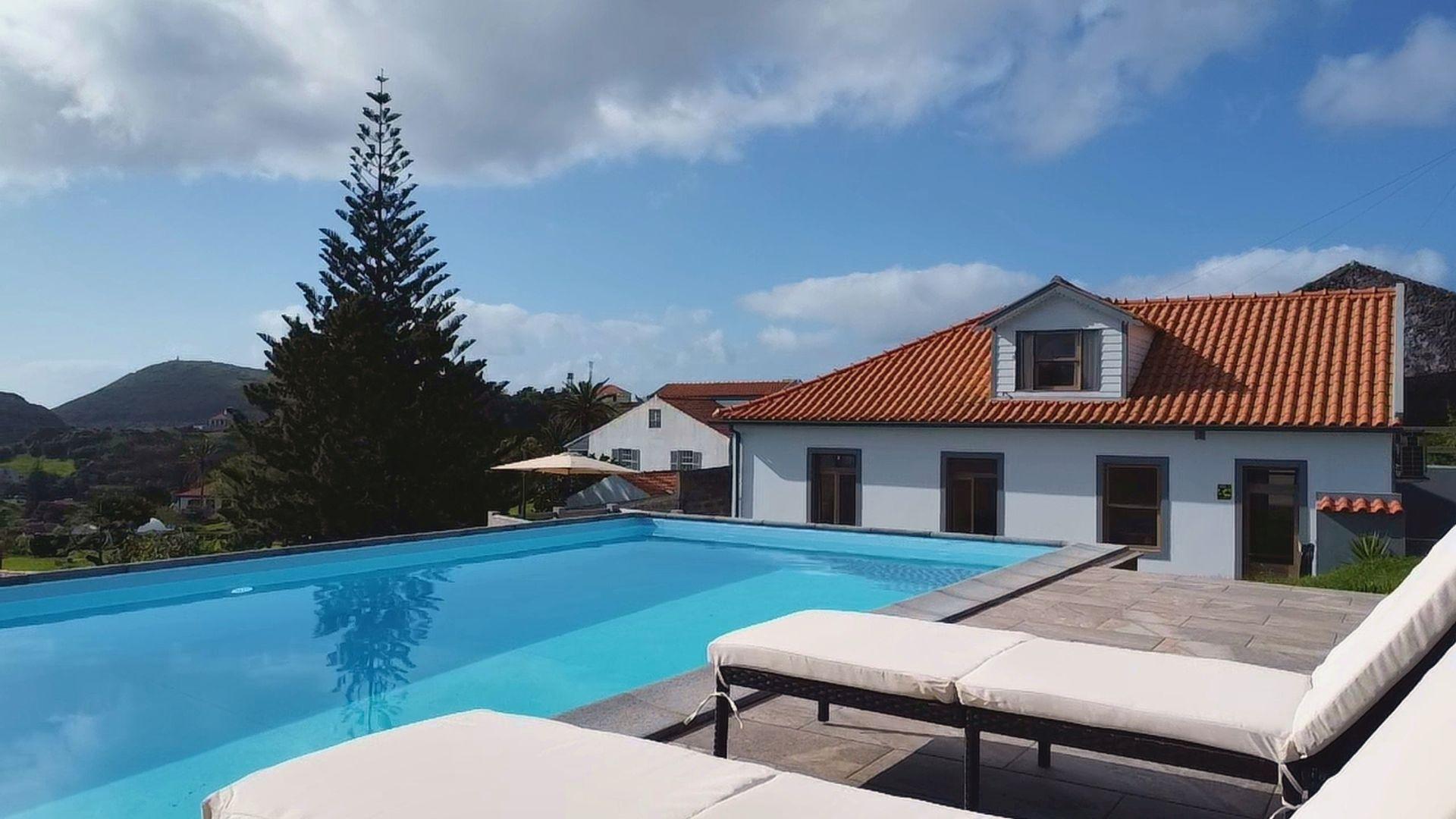 holidays book faial island